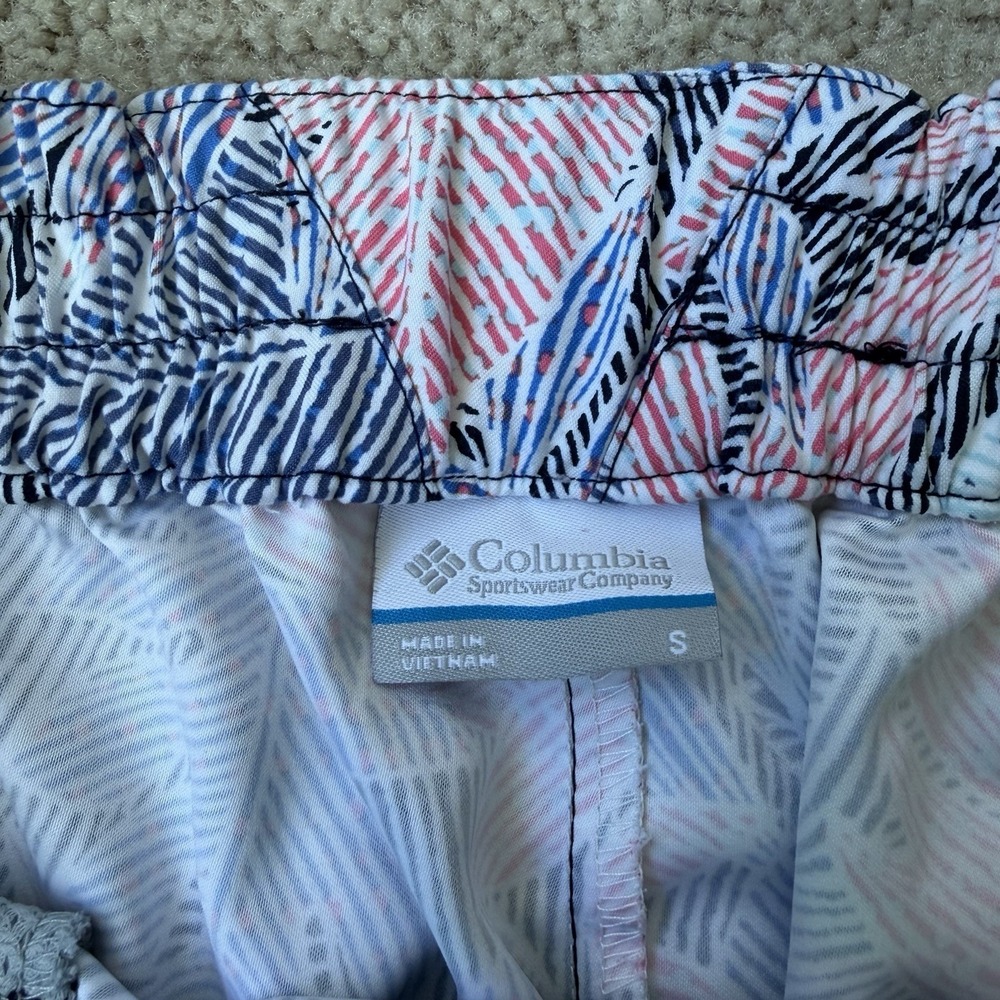 Columbia PFG Shorts Women's Small Swimming Fishing Floral Water Repellant - Picture 2 of 8